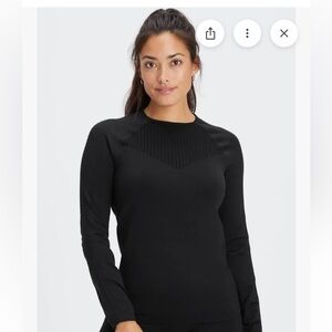 Fabletics Women’s Sync Seamless Long-Sleeve Top Black  Size Large NWT